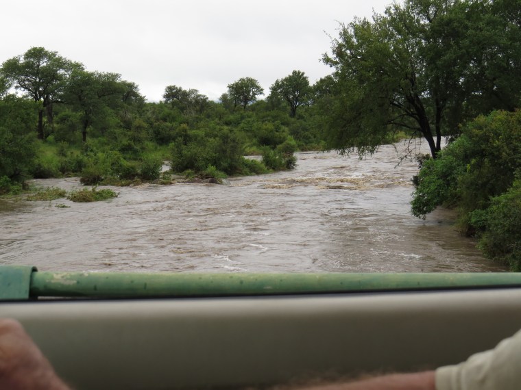 Crocodile Bridge Dam - powerfully going downstream.
